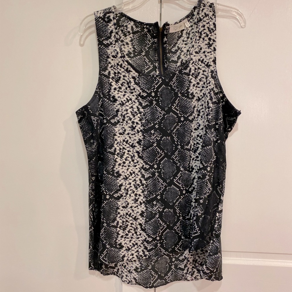 Sleeves blouse